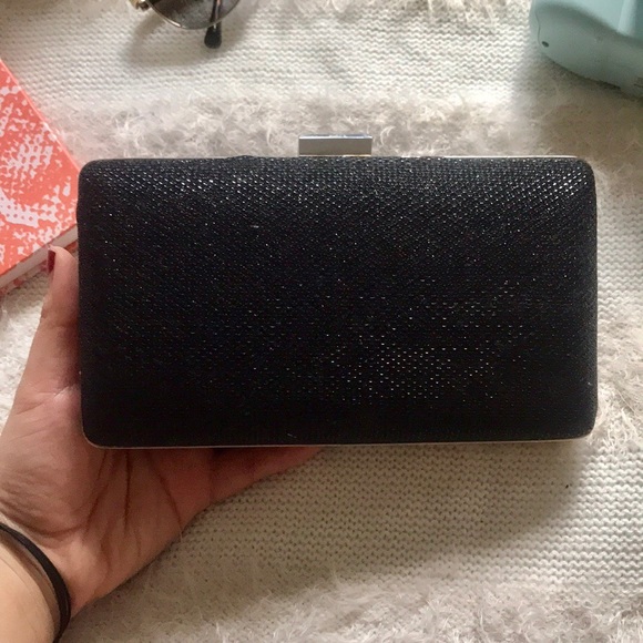 Reversible Sequined Clutch with Chain - Picture 3 of 7